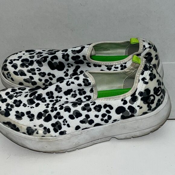 OOFOS Women's Black White OOmg Eezee Low Snow Leopard Recovery Shoes Size W9 - Picture 5 of 9